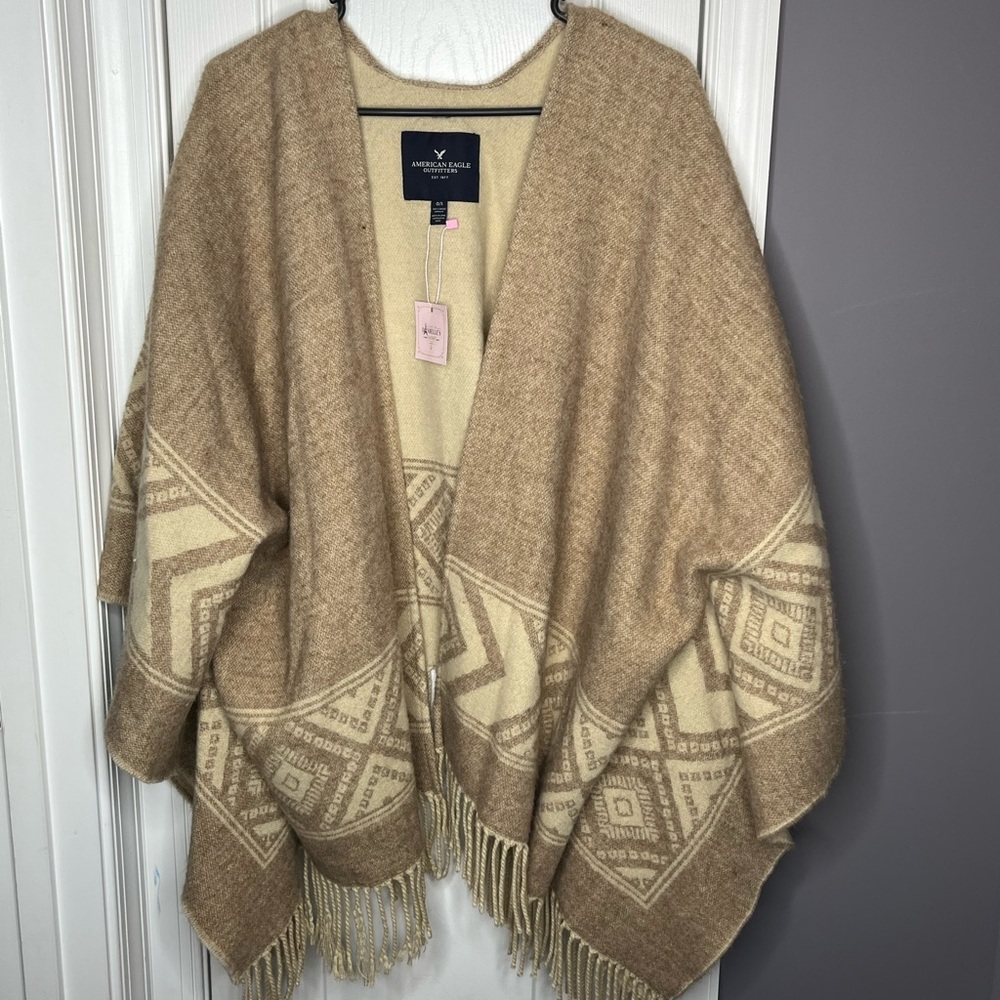 American Eagle Tan and Cream Poncho